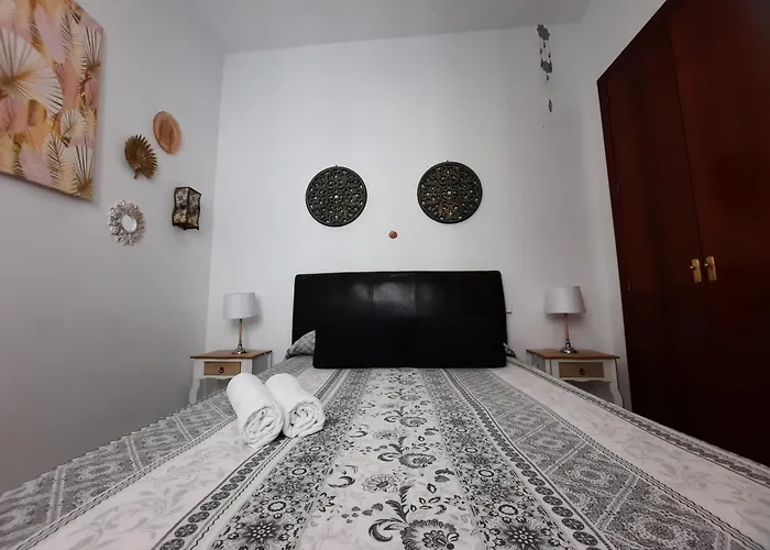 Budget And Lovely Rooms Las Setas